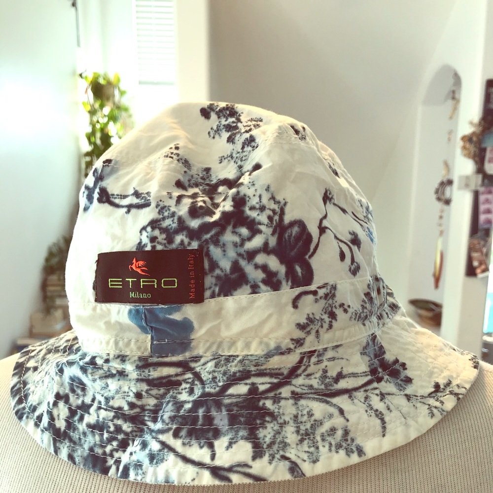 ETRO bucket hat with reversible pattern